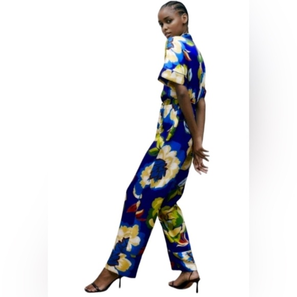 Zara Pants - Zara blue green Floral Satin Short Sleeve‎ button front Jumpsuit Size XL new